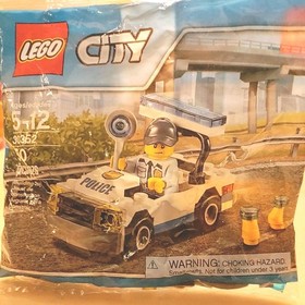 LEGO City Police Car Officer Set 30352 Bag 50 pieces Toy Building Bricks  NEW