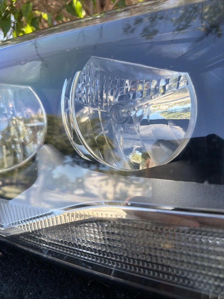 Faro delantero derecho del pasajero Volkswagen Tiguan 2012-2017 Rh halógeno fabricante original Foto 2 de 4