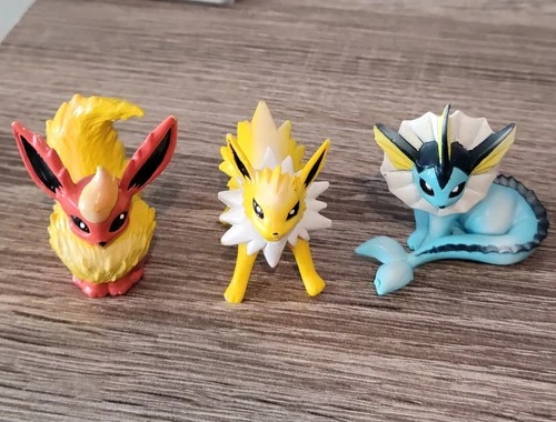 Vintage Pokemon TOMY Flareon Vaporeon & Jolteon Figures CGTSJ
