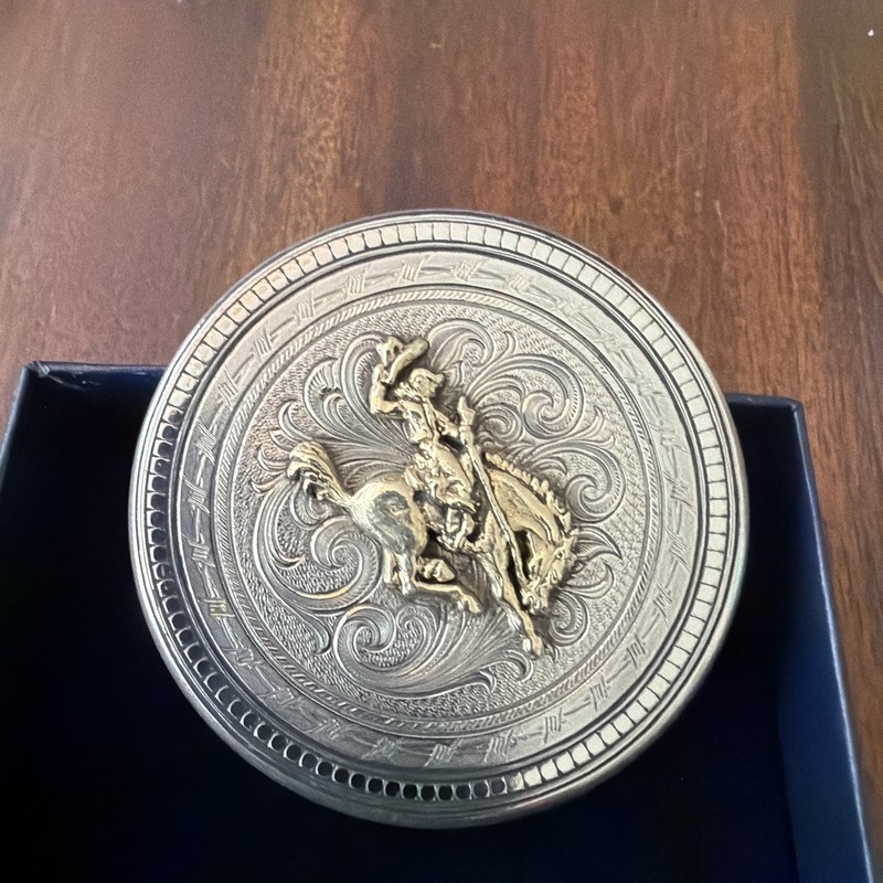 New Montana Silver Saddle Bronc snuff can lid.