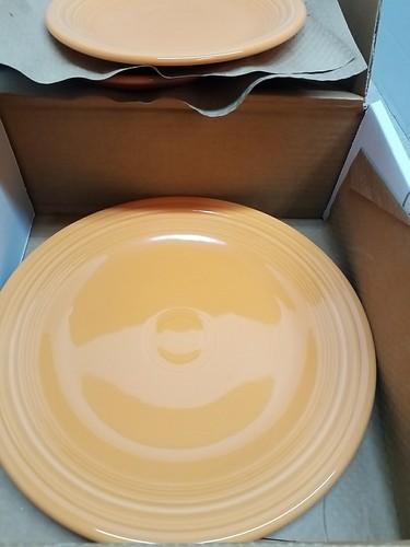 Fiestaware 5 Piece Tangerine Place Setting Retired Color New Store Models - Picture 6 of 9