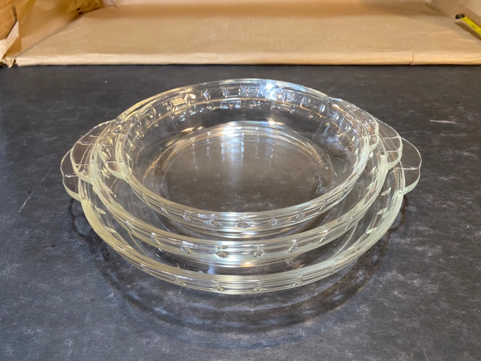 Set of 3 CLEAR Stackable Vintage Pie Plates with Handles
Opens in a new window or tab