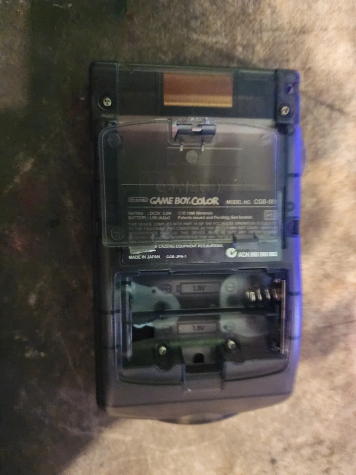 Gameboy Color OEM Screen + Buttons and Transparent Black Replacement Shell - Image 4 of 4
