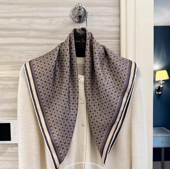 16 Momme Pure Silk Bandanna Scarf Wrap Brown Square Shawl 66x66cm