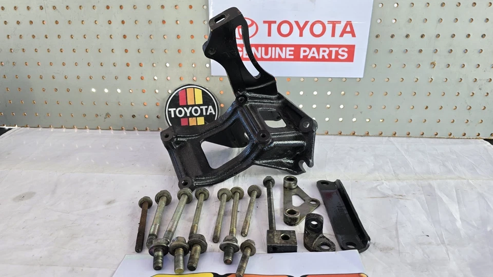🏅1979-1983 Toyota Pickup 22R AC Compresor Soporte Montaje Emisión California 👀 Foto 2 de 4