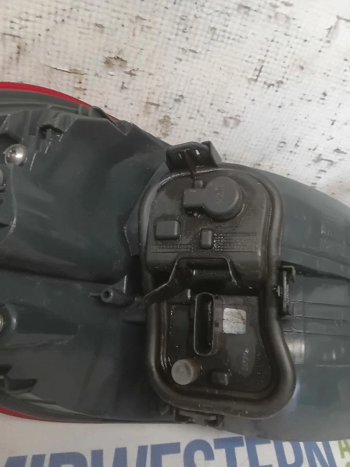 Passenger Tail Light Quarter Panel Mounted Fits 15-17 BMW M4 9442270 - Изображение 4 из 4