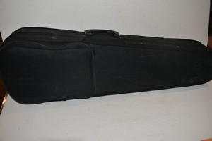 ERICH PFRETZSCHNER MODEL 3011 4/4 VIOLIN WITH CASE (MSL5)