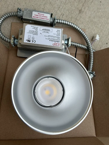 Lot Of 2 LSI LCD6 LED 25L UNV DIM1 40 WF TR6RL SPC 6" LED Com Downlight 120/277V