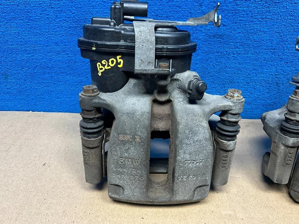 💎2016 - 2019 BMW 740i G11 G12 Juego de pinzas de freno traseras izquierda y derecha OEM 67 k Foto 2 de 4