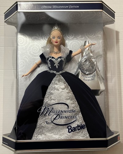 Millennium Special Edition Princess Barbie - 074299241543 - 1999 Mattel - Picture 2 of 23
