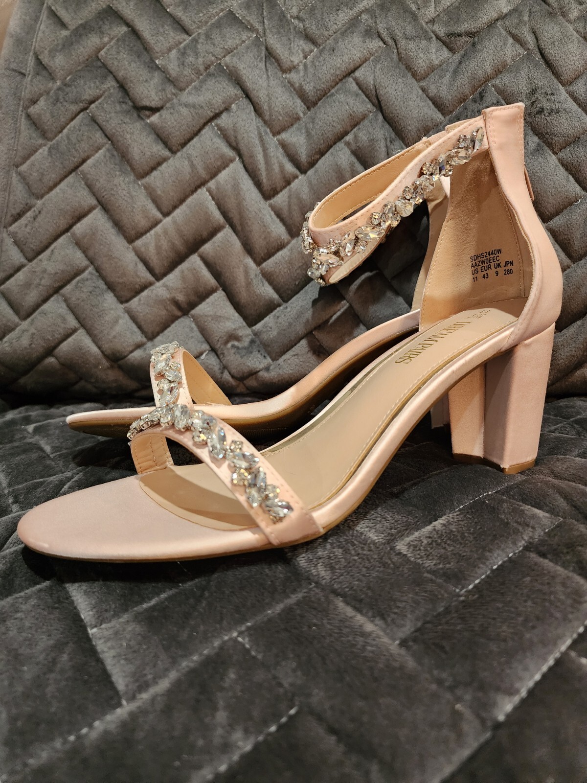 Dream Pairs Women’s Rhinestone Chunk Low Heel Pump in Nude Pink Satin Size 11