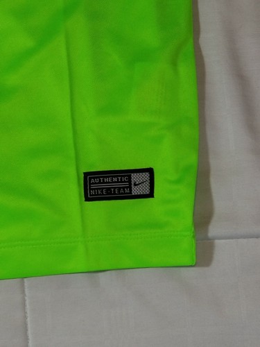 Maglietta da calcio Nike Dri-Fit 588430 verde neon/nero ragazzi LG manica corta - Foto 3 di 4
