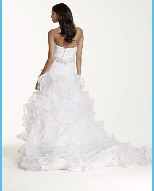 David's Bridal Galina Signature 8 Petite White Organza Bridal Gown Wedding Dress - Image 3 of 4