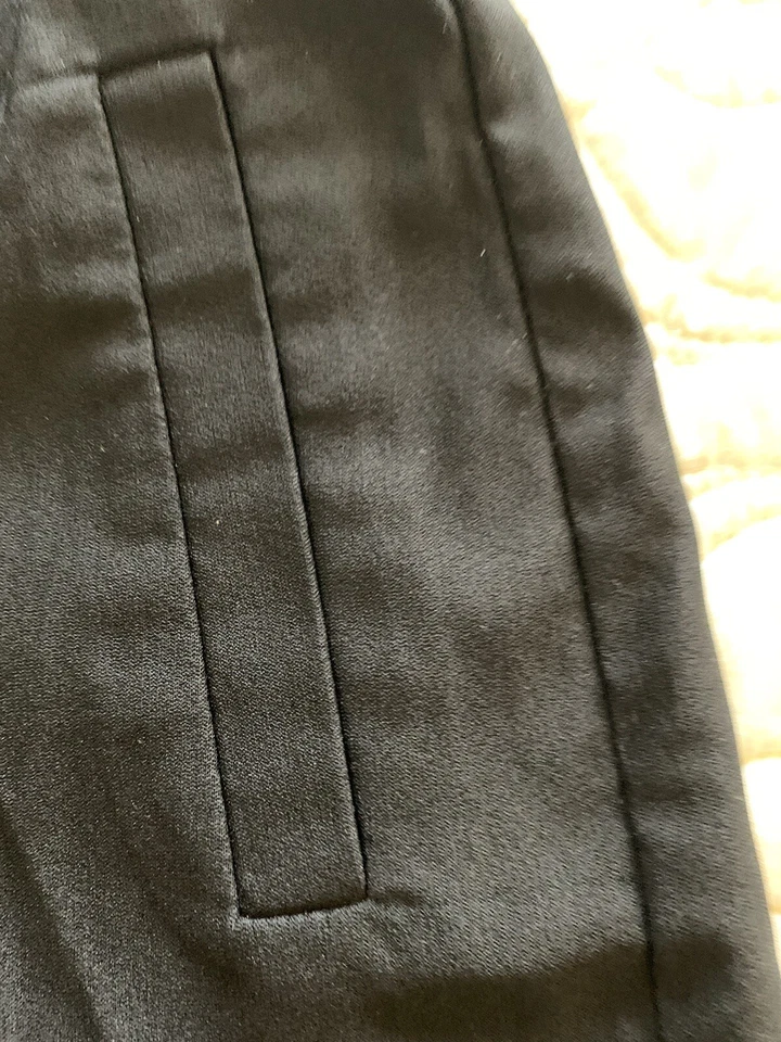 Женские черные «нарядные» эластичные шорты Elle со средней посадкой до середины бедер размер M (8-10) - Изображение 2 из 4