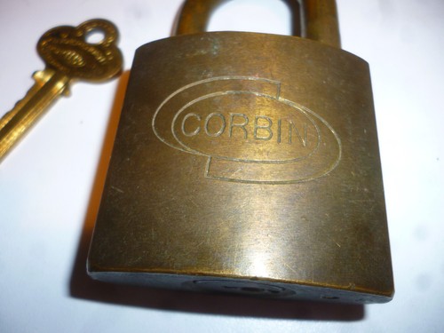 Vintage solid brass, heavy Corbin Padlocks with Key 3 1/2" x 2" - Picture 2 of 8