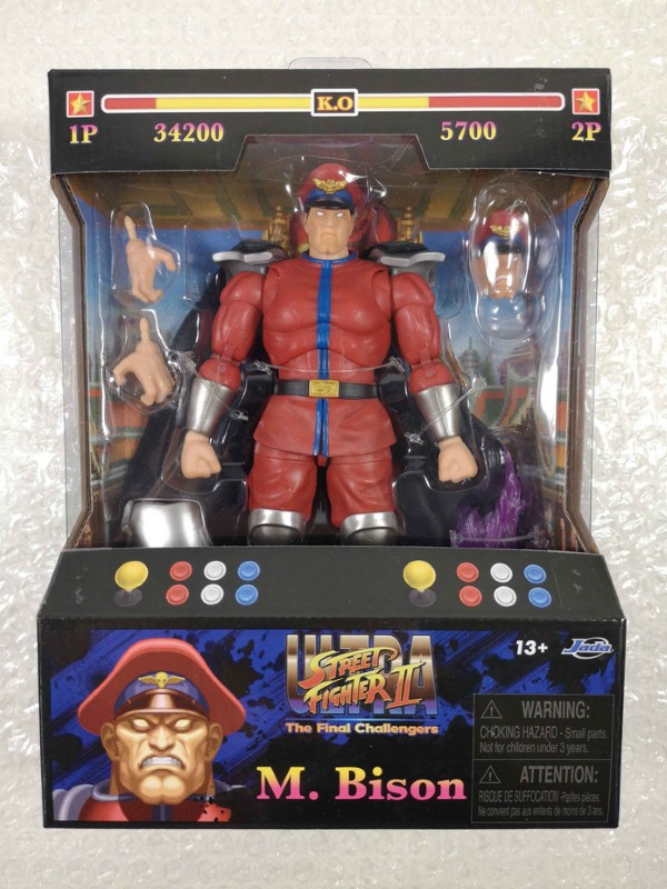 Figurine M. Bison Street Fighter II : Finitions premium et détails fidèles de l'édition Euro