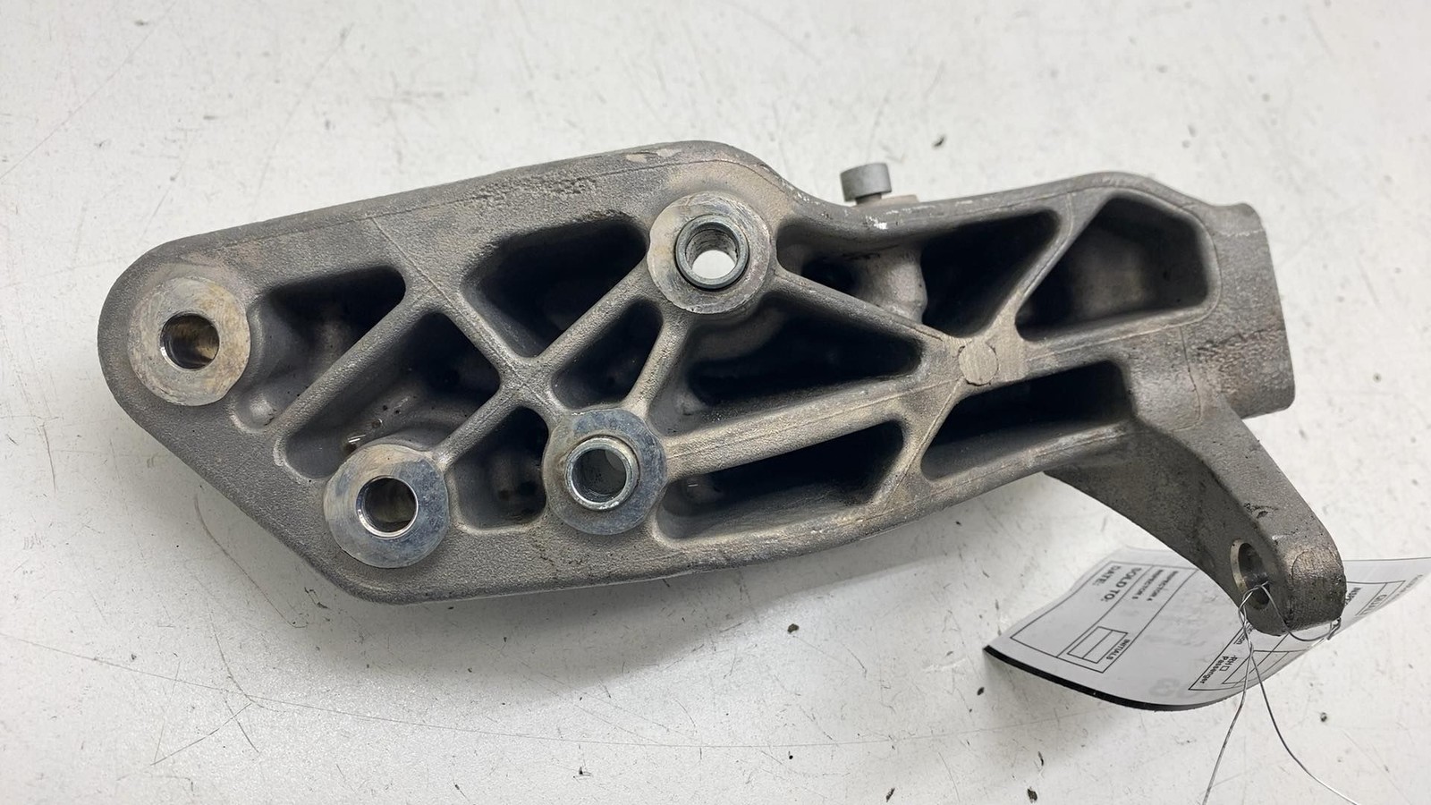⭕2014-2020 Maserati Ghibli Right Side Engine Mount Mounting Bracket OEM C8135110