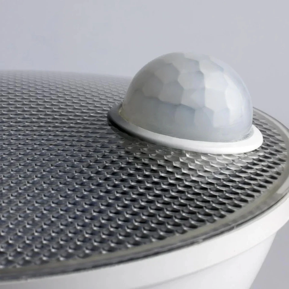 14 Watt PAR38 LED - White - 3000K - 1100 Lumens - 120 Volt - PIR Sensor - Non-Di - Image 4 of 4