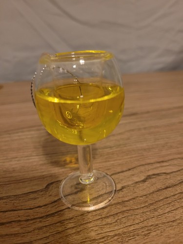 Wine Glass Ornament With Moving Liquid - Picture 1 of 7