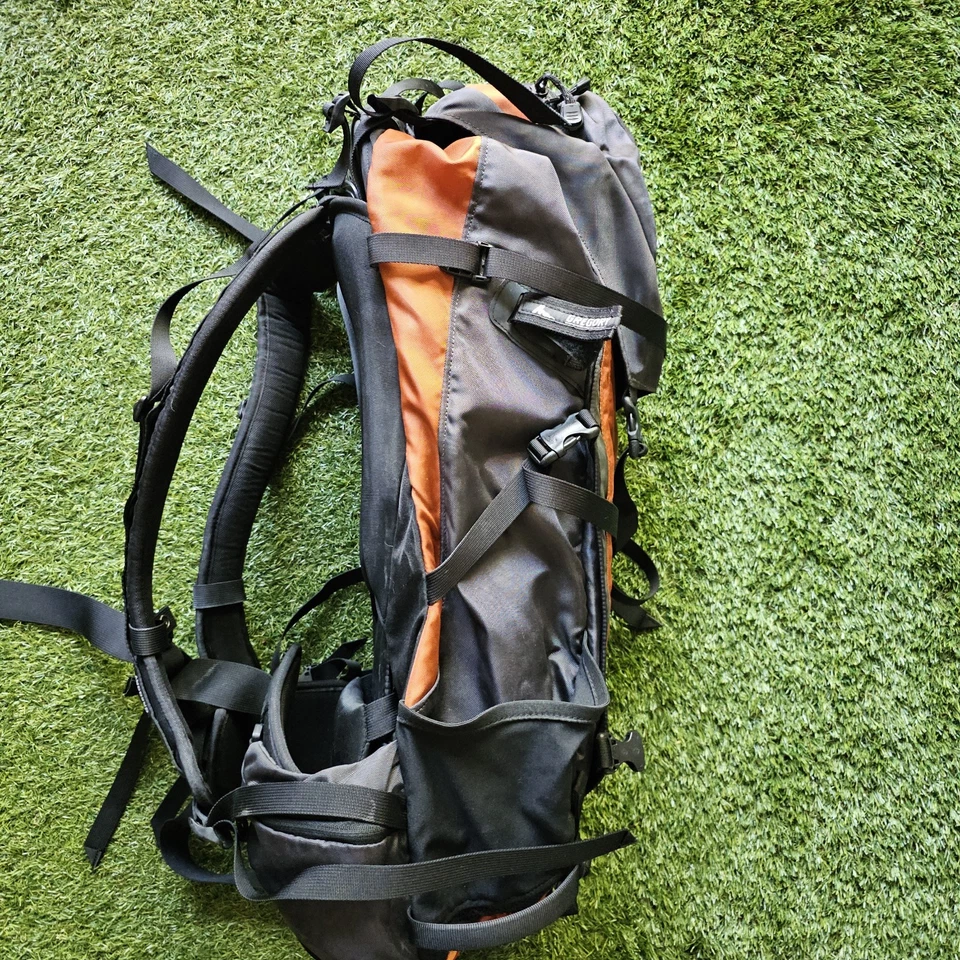 Gregory Adze Men's Large Retro Orange 40L  Backpacking/ hiking pack. - Image 4 of 4