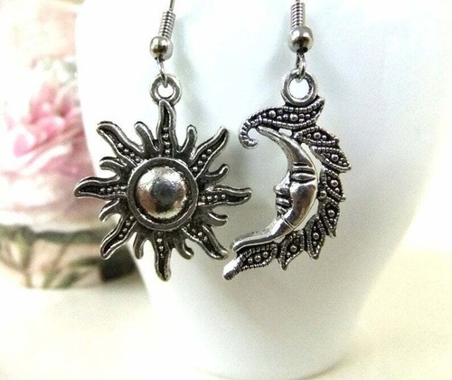 SPECIAL 2 Pairs Mismatched Silver Sun and Moon Earrings Boho Ladies Celestial - Picture 5 of 6