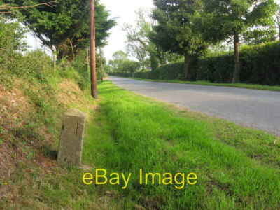 Foto 6x4 Meilenstein bei Ministown Co. Meath Ninch East aufgenommen als ' c2008