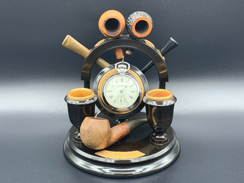 Antiguo soporte de exhibición para reloj de bolsillo con estante para pipa de fumar madera y latón dorado Foto 2 de 4