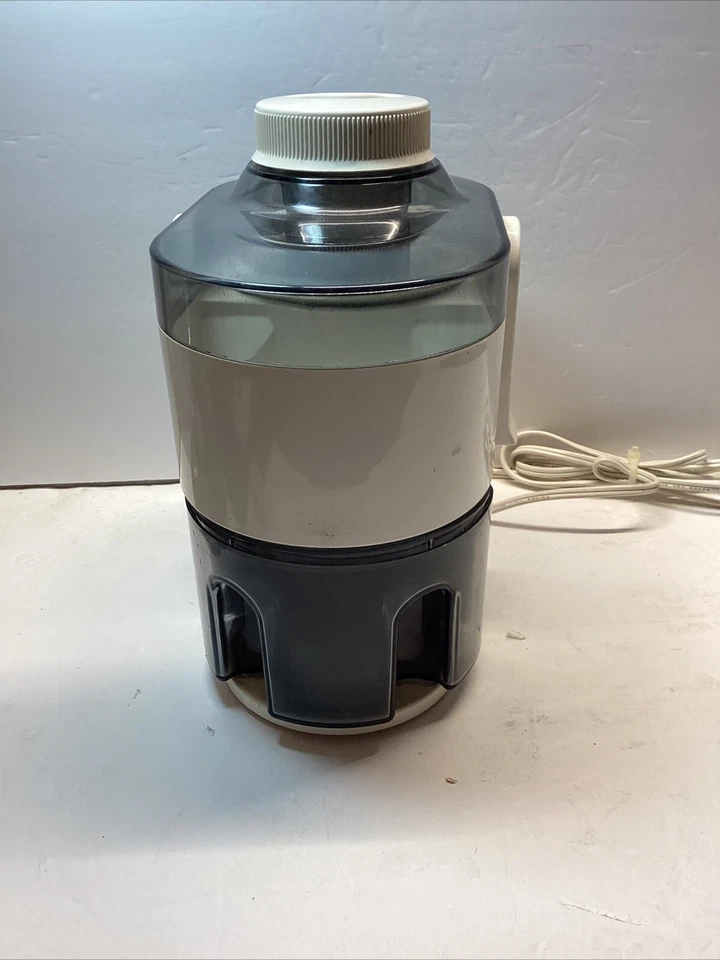 Extrator centrífugo de suco Kenwood JE500 2 velocidades espremedor de frutas e vegetais branco - Imagem 2 de 4