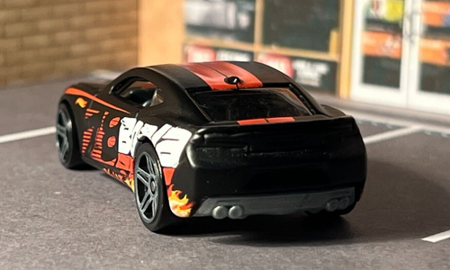 2015 Hot Wheels, 2016 Camaro DHP14, black, Borla, scratches front window - Picture 3 of 7