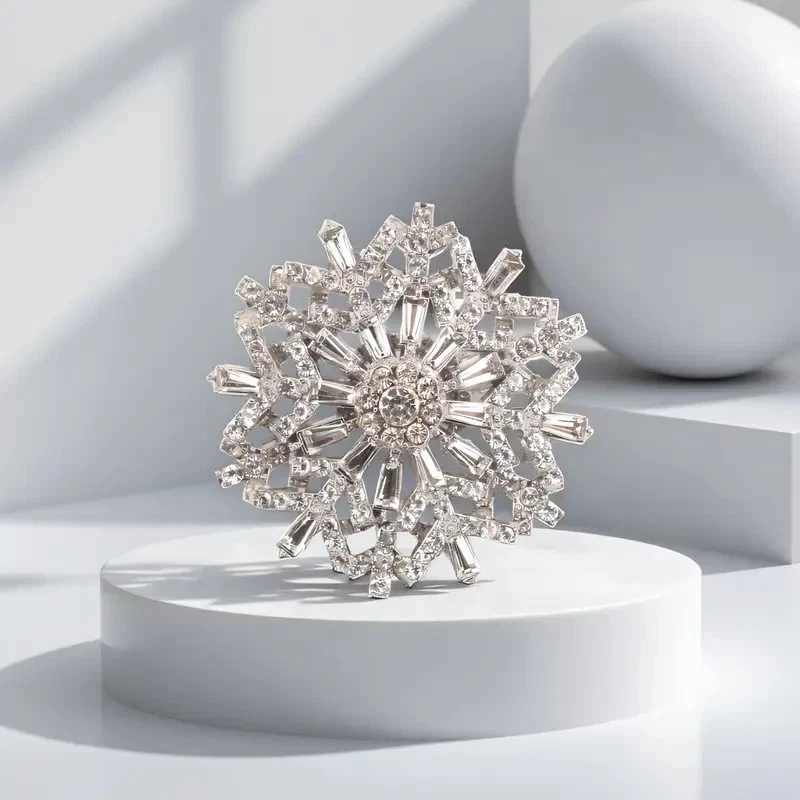 TOP  1 entzückende Brosche mit funkelnden Straßsteinen "Schneeflocke " - Bild 3 von 3