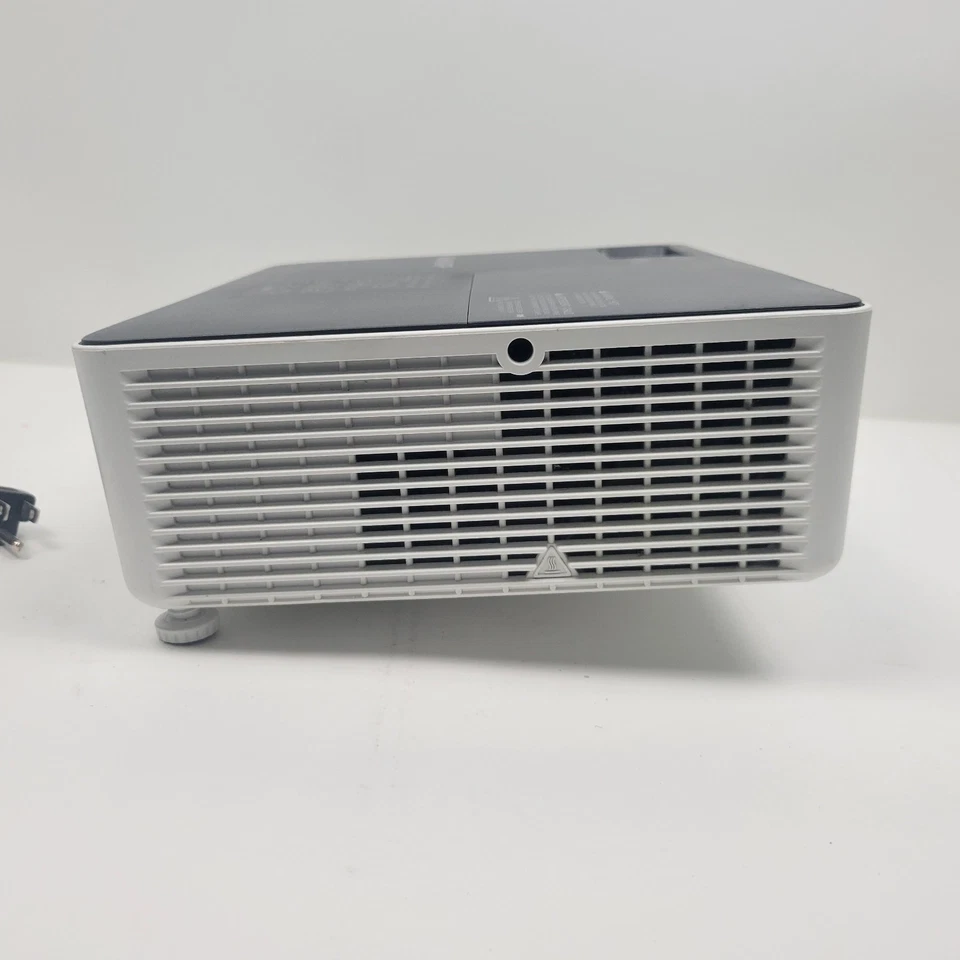 Sharp PG-LX2000 DLP Projector Portable 2800 Lumens Full HD Tested And Working - Image 4 of 4