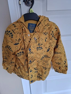 Boys TU coat, Aged 2 To 3 Years, Only Worn A Handful Of Times - Image 1 of 2