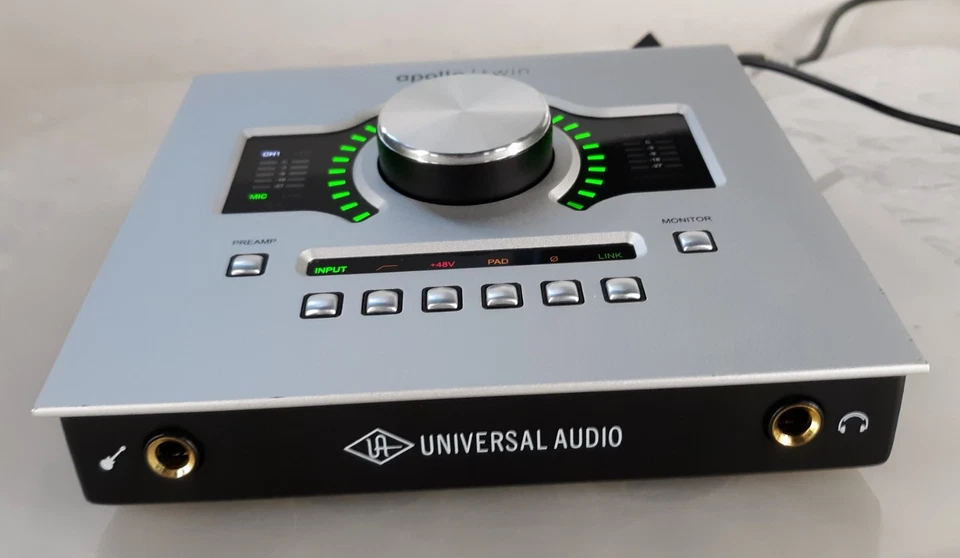 Universal Audio Apollo Twin UAD 2 Solo Core Audio Interface w/ AC Adapter - Image 3 of 4