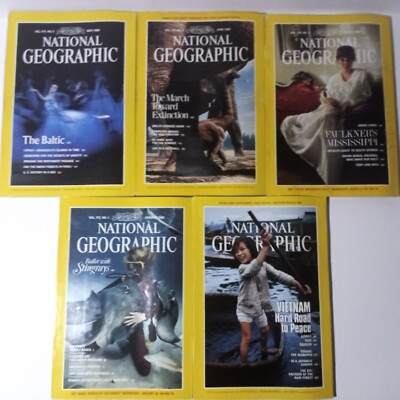 Lot of 5 1989 National Geographic Vintage Magazines