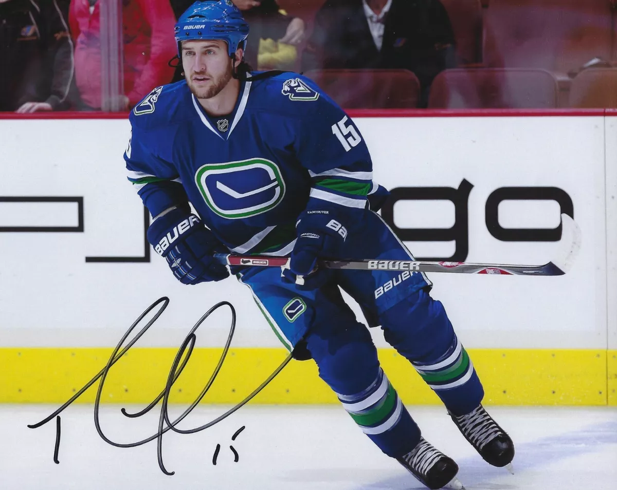 Canucks hotsell fan shop