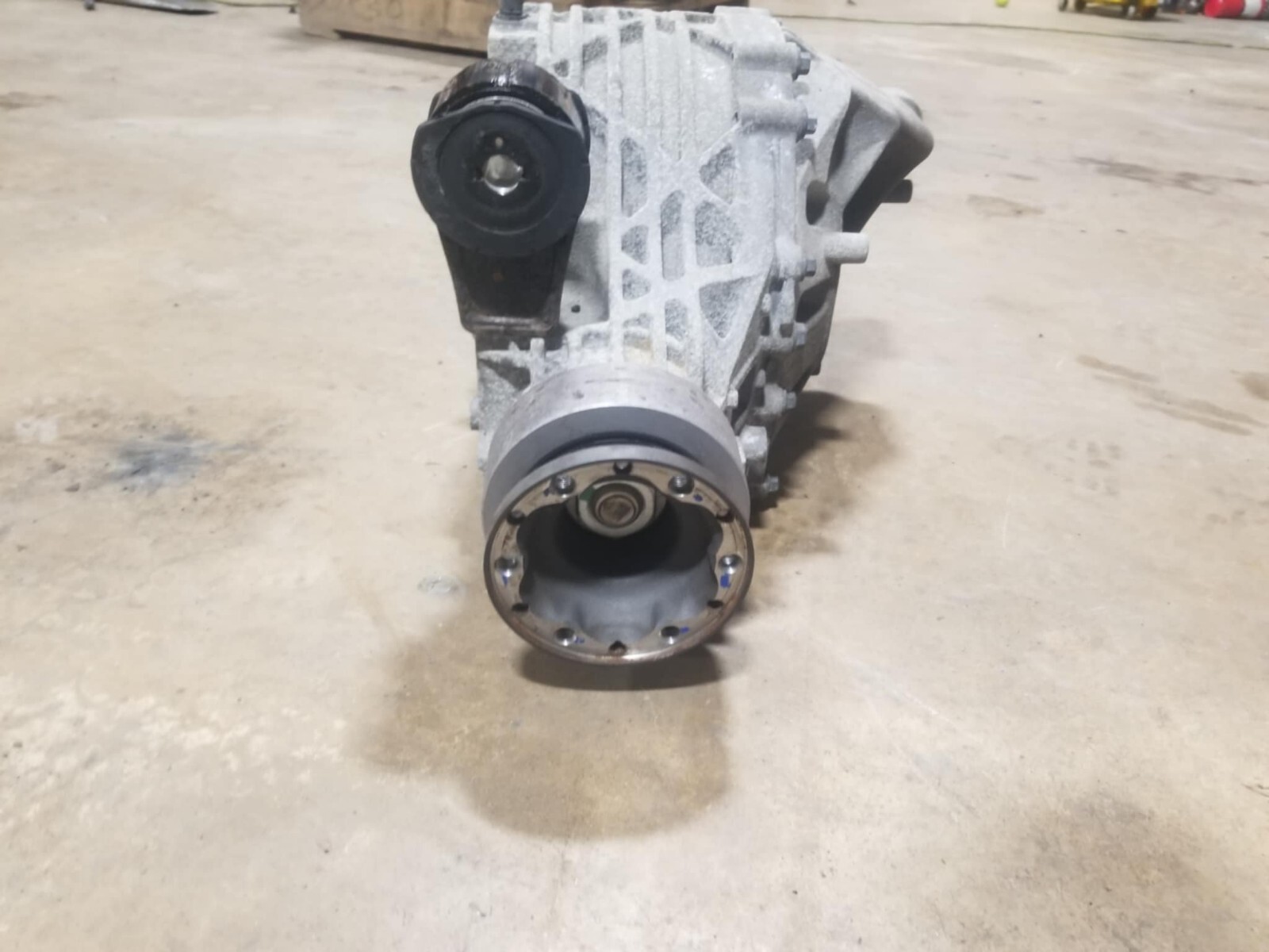 Rear Differential Carrier Used OEM 2014 Maserati Ghibli 670009608 2015 2016 2017
