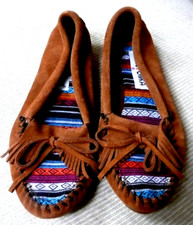 Minnetonka Brown Suede Moccasin Slippers Size US 7 402K