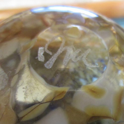 Vintage Vase Handblown White over Brown Speckled Art Glass Signed 8" - Picture 4 of 8
