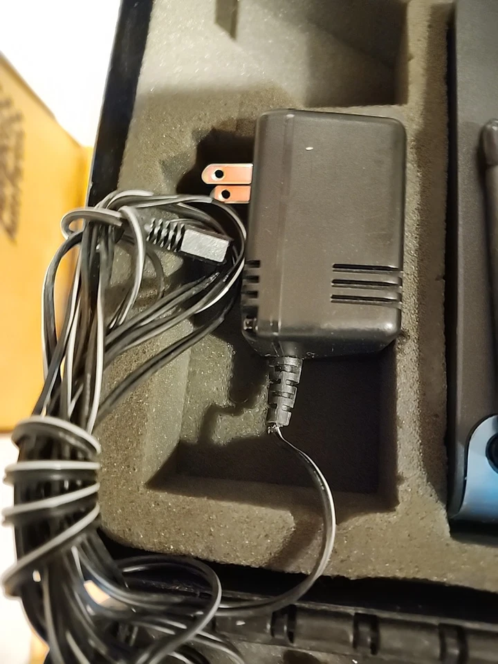 Shure Wireless Microphone System Receiver & Transmitter With Mic. Sold As Is - Image 4 of 4