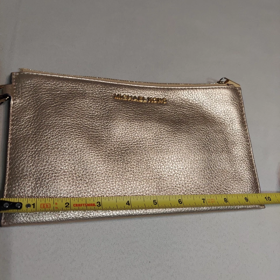 Клатч женский Michael Kors Bedford бледно-золотой большой на молнии кожа - Изображение 2 из 4