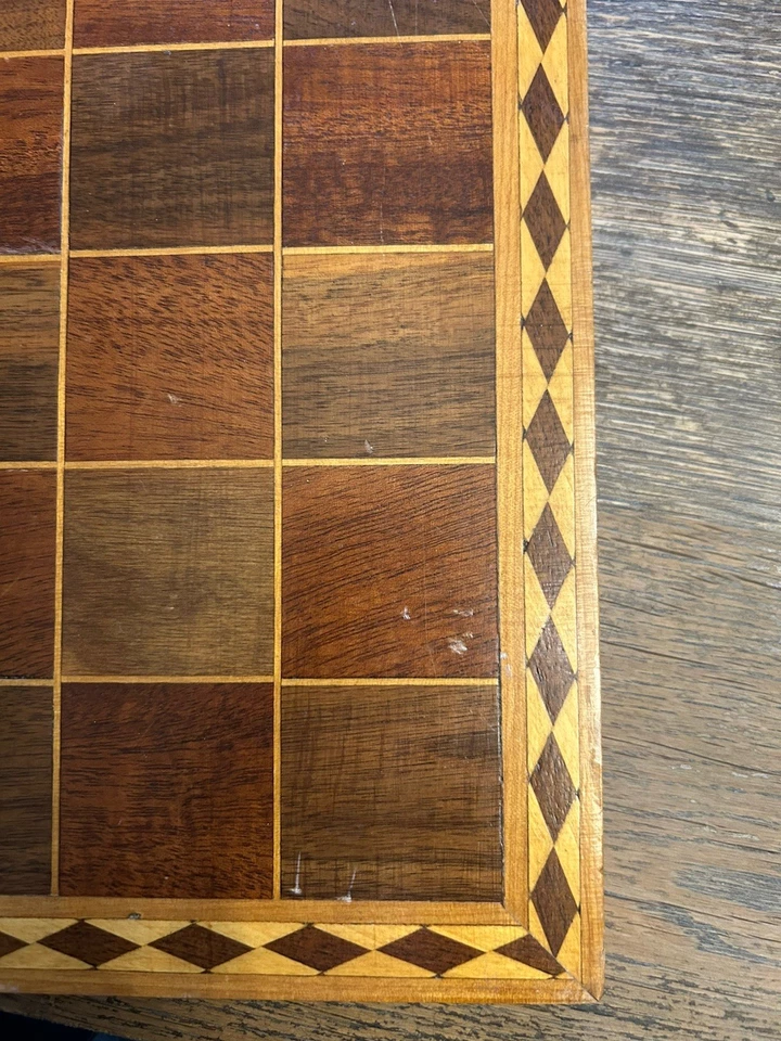 "Tablero de ajedrez vintage hecho a mano con incrustaciones de madera 16,5""x17""" Foto 3 de 4