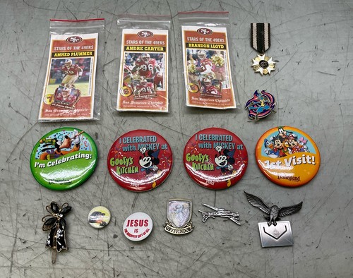 Small Lot of Assorted Pins and Buttons | eBay
