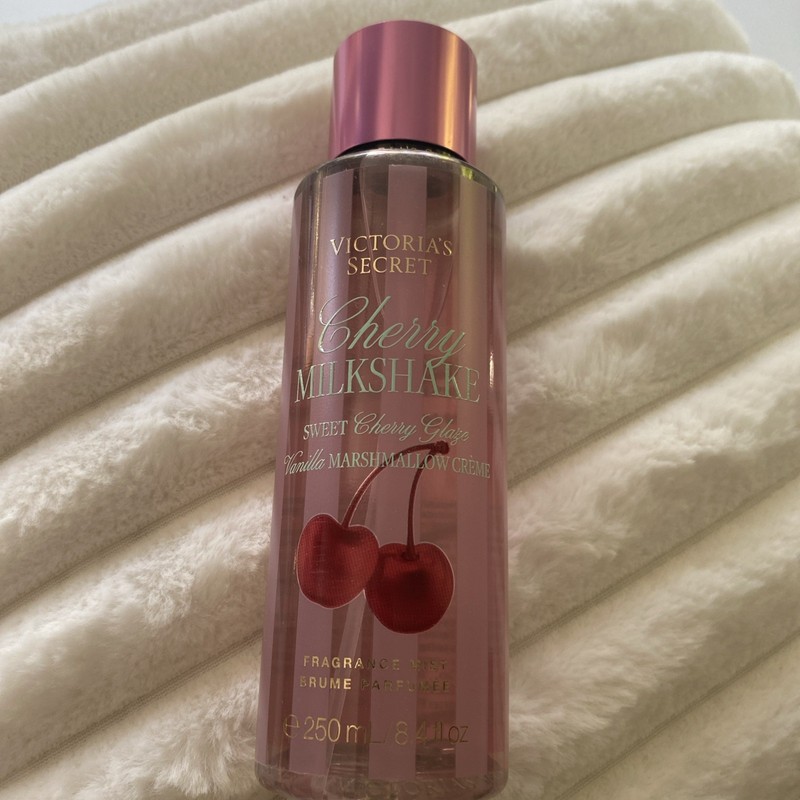 Victoria's Secret Cherry Milkshake Fine Fragrance Mist Body Spray Splash 8.4 oz