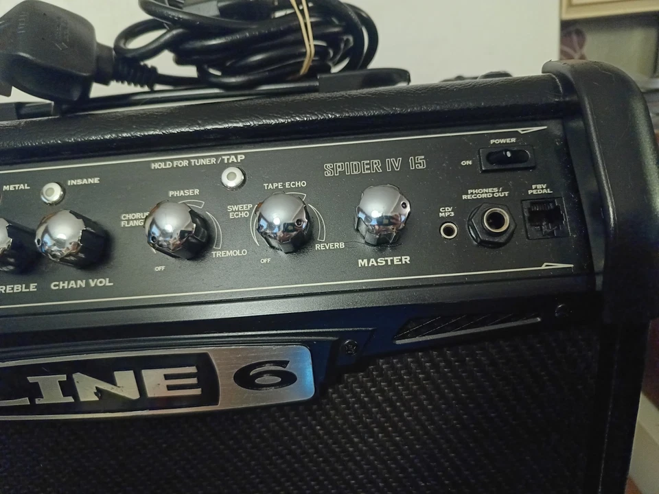Line 6 Spider iv 15W Guitar Amplifier 8" Digital Modelling Effects SERVICED*  - Image 4 of 4