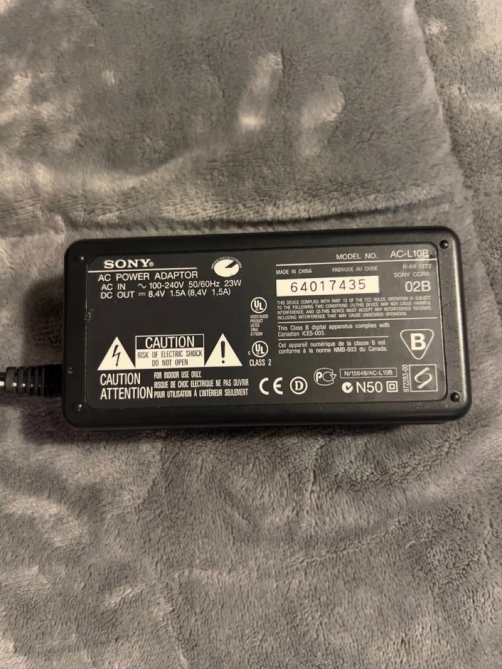 Adaptador de alimentación AC/DC 8,4 V 1,5 A Sony AC-L10B para Handycam Foto 2 de 2