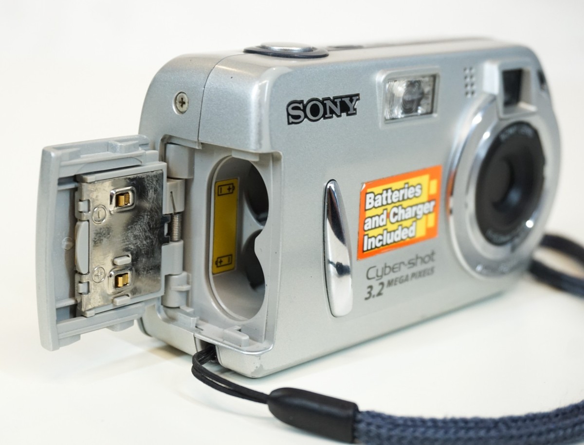 Sony Cyber-Shot DSC-P32 3.2MP Digital Camera (Tested, Working) | eBay