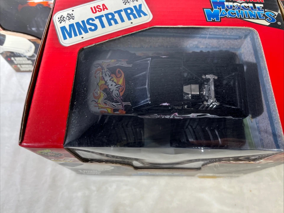 1/43 Action Muscle Machines Lot Of 3 Monster Trucks 2004 Earnhardt Jr Stewart - Image 3 of 4