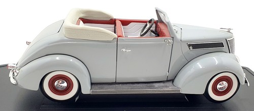 Road Signature 1/18 Scale Diecast 92237 - 1937 Ford V8 Convertible - Grey - Picture 4 of 5