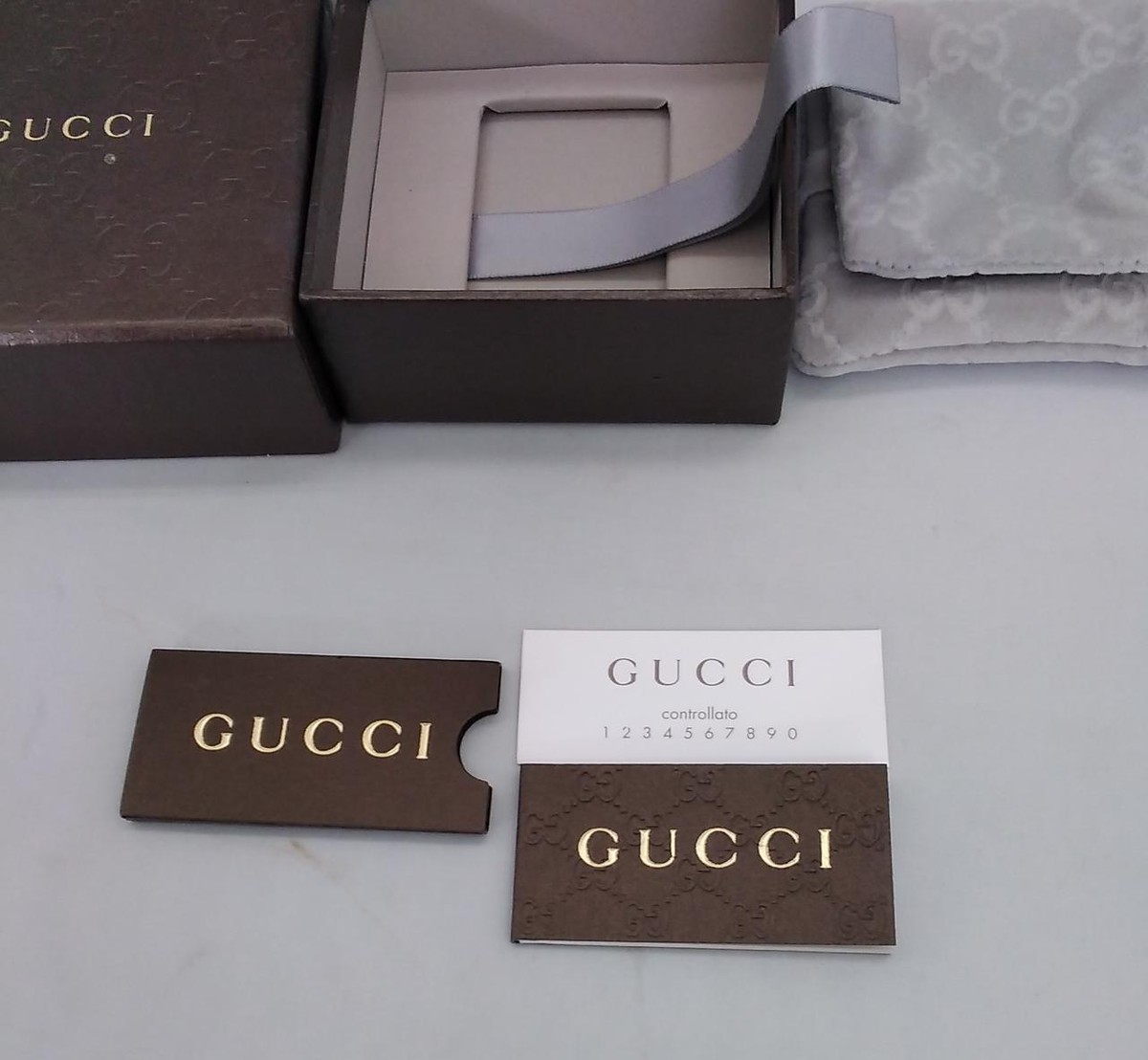 GUCCI Authentic Bee Logo Heart Earrings Silver 925 Ag925 GUCCI Authentic Bee Logo Heart Earrings Silver 925 Ag925