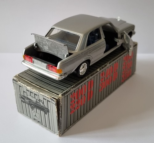 Modell Auto Cursor 575 - Mercedes Benz - 200D bis 300D in Silber - 1:35 - OVP - Bild 5 von 5